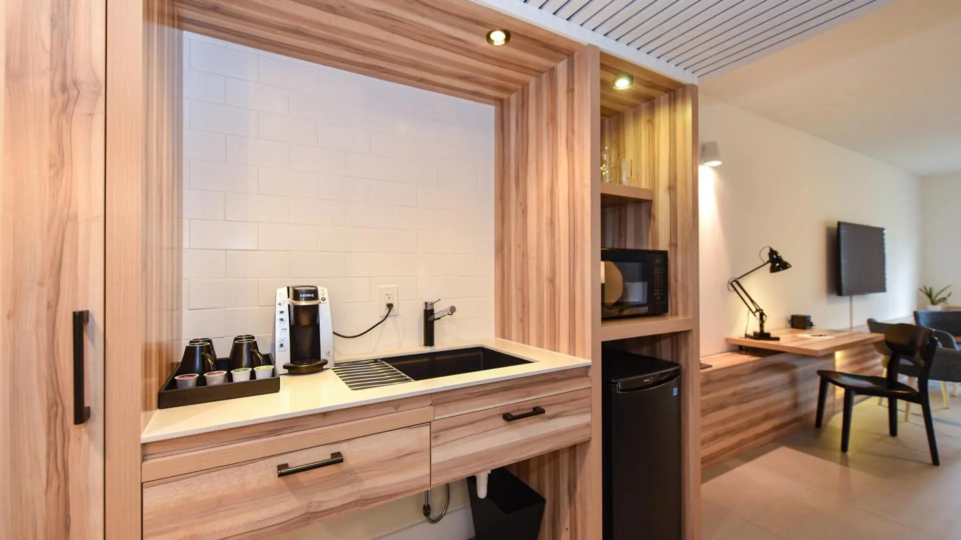The Locale Hotel Grand Cayman 조지 타운 3*,
